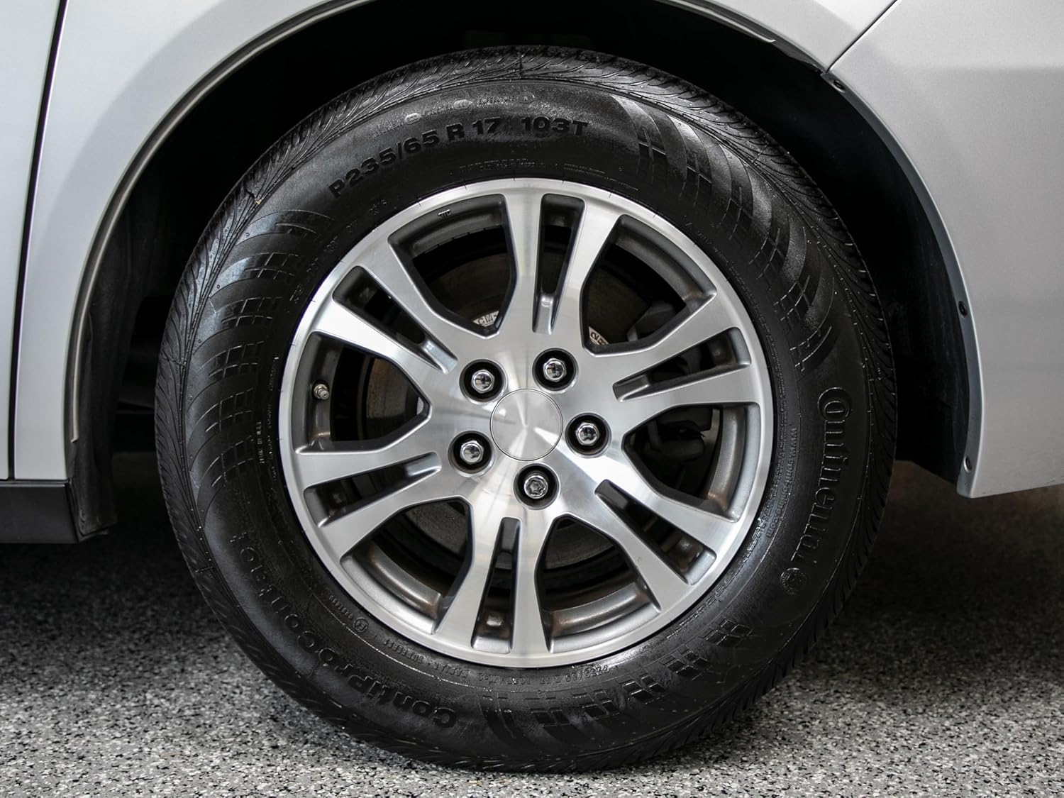 Car tire shine spray